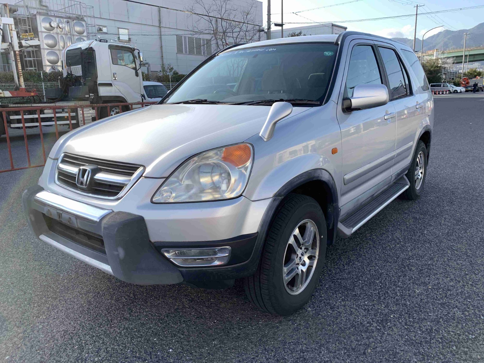 2001 Honda CR-V RHD — Silver: front exterior