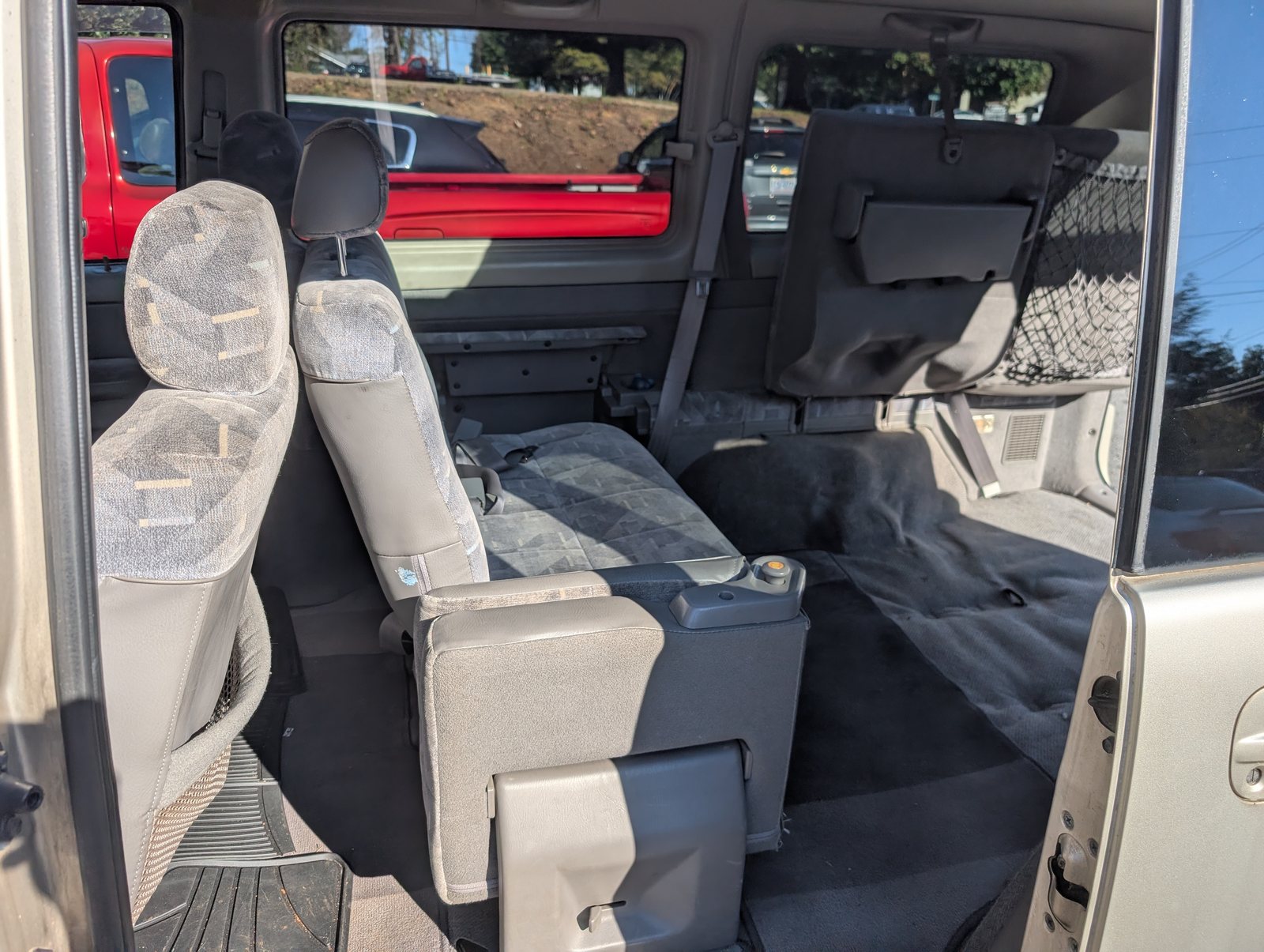 1998 Honda StepWagon RF1: passenger seating through the sliding door