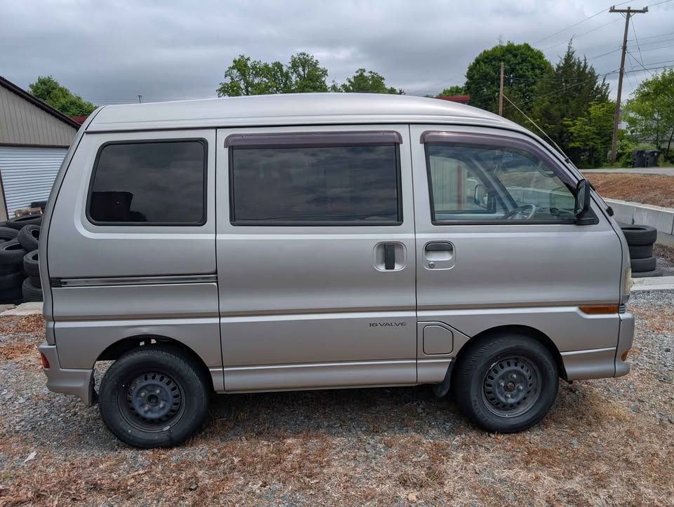 1997 Mitsubishi Bravo Exceed 4WD: right side exterior