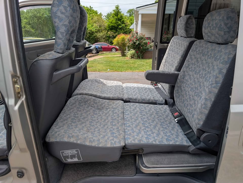 1997 Mitsubishi Bravo Exceed 4WD: rear seats and armrest