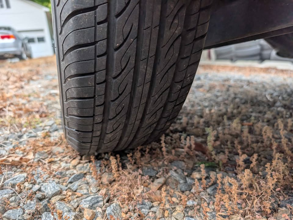 1997 Mitsubishi Bravo Exceed 4WD: tire tread