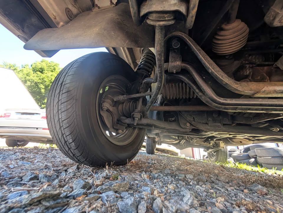 1997 Mitsubishi Bravo Exceed 4WD: front suspension underside