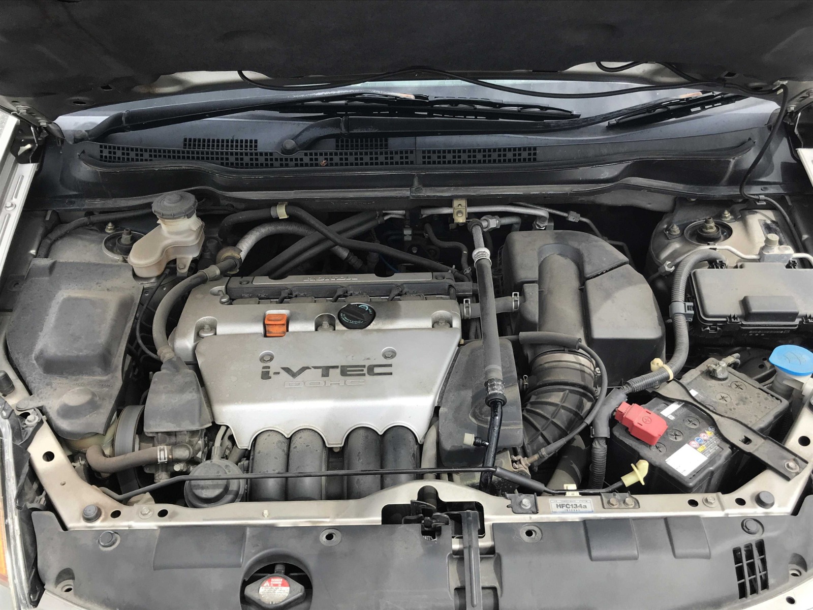 2001 Honda Stream iS RHD: engine bay