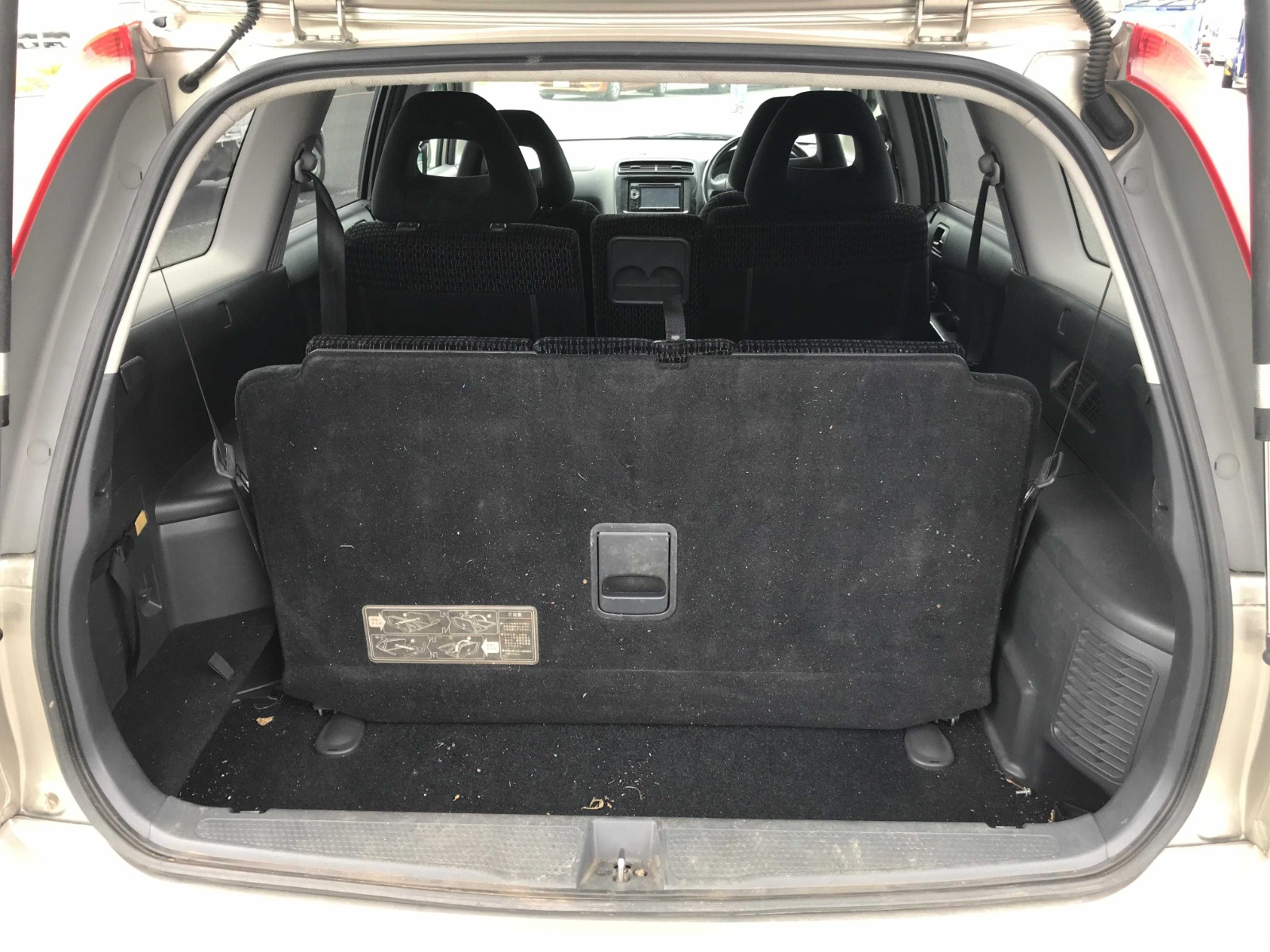 2001 Honda Stream iS RHD: cargo area